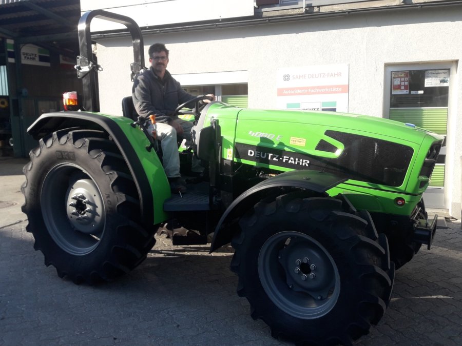 Deutz - Fahr Traktoren + Mähdrescher