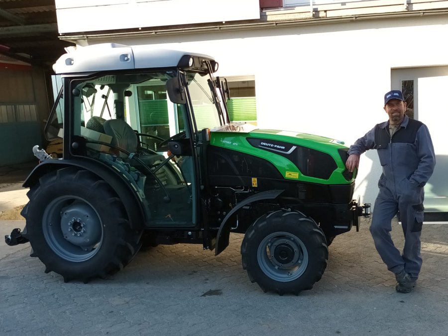 Deutz - Fahr Traktoren + Mähdrescher