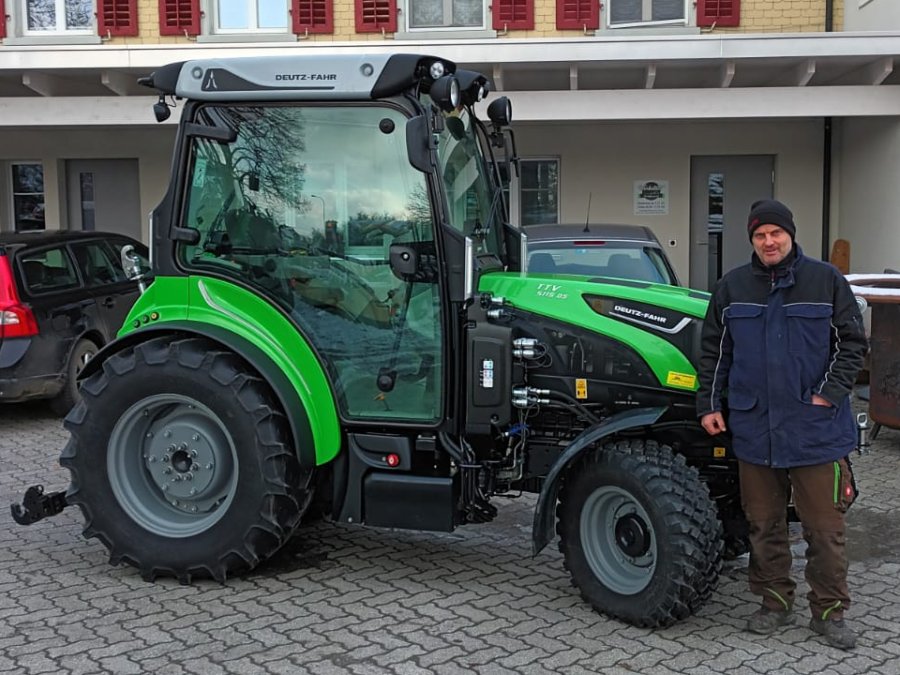 Deutz - Fahr Traktoren + Mähdrescher