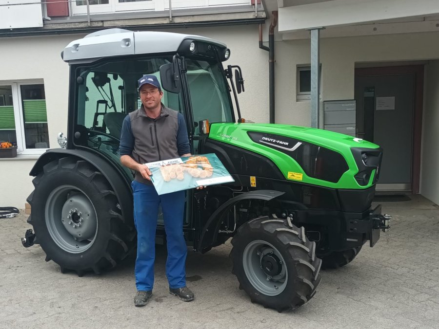 Deutz - Fahr Traktoren + Mähdrescher