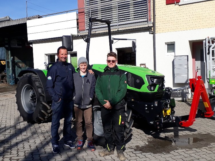 Deutz - Fahr Traktoren + Mähdrescher