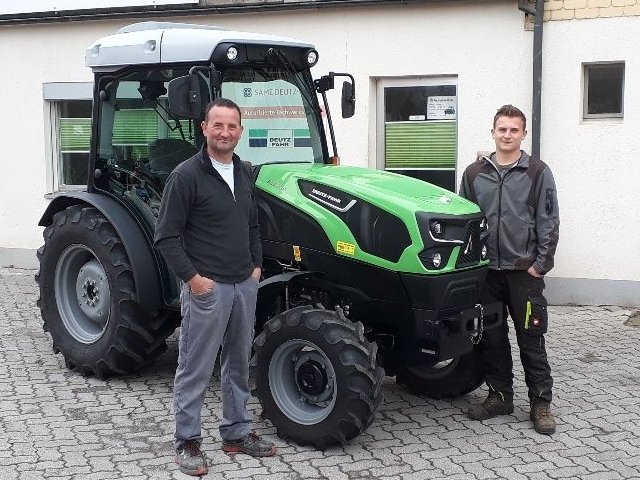 Deutz - Fahr Traktoren + Mähdrescher