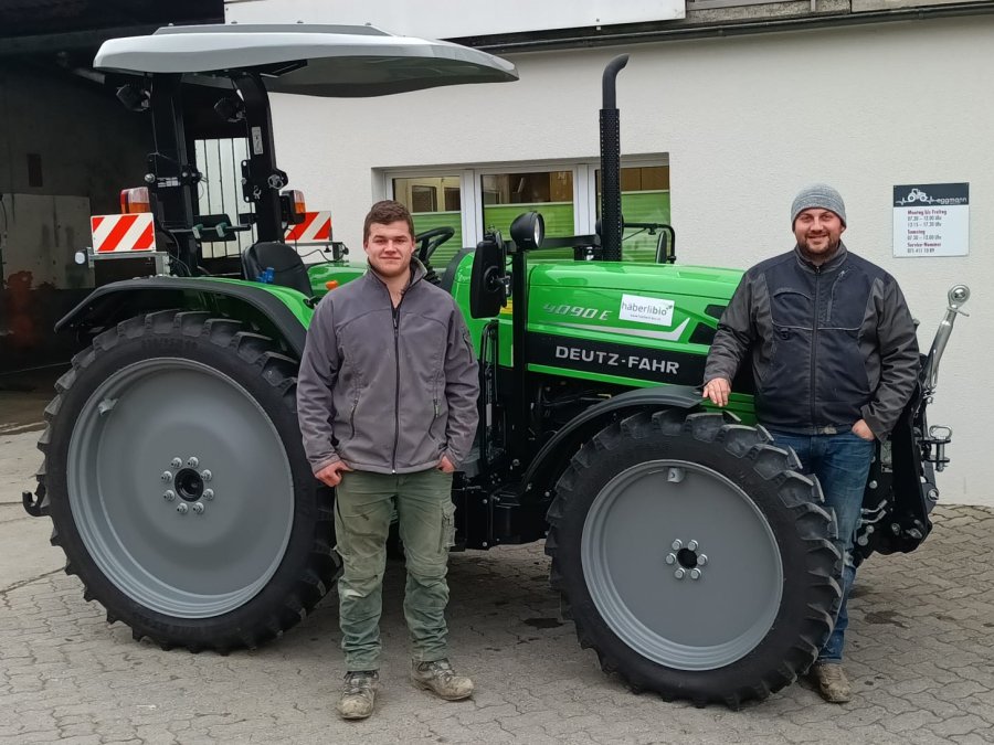 Deutz - Fahr Traktoren + Mähdrescher