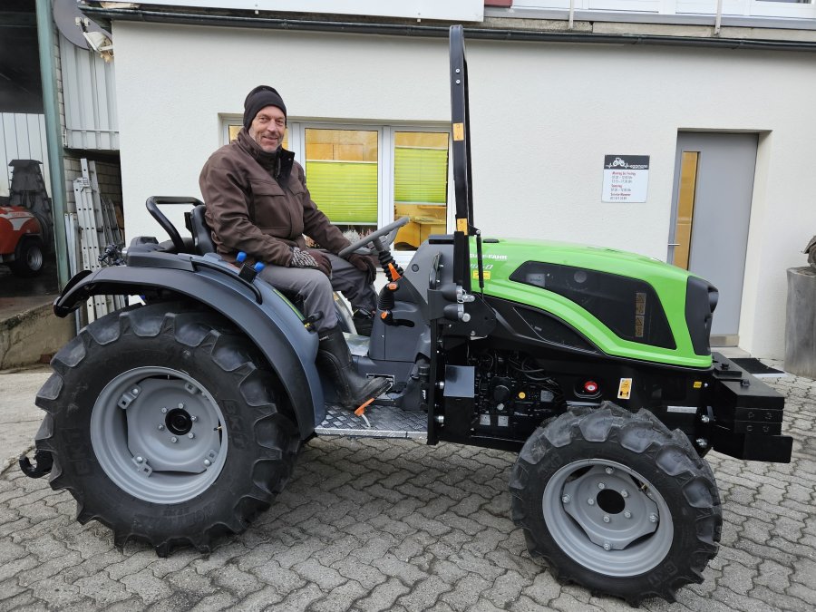 Deutz - Fahr Traktoren + Mähdrescher