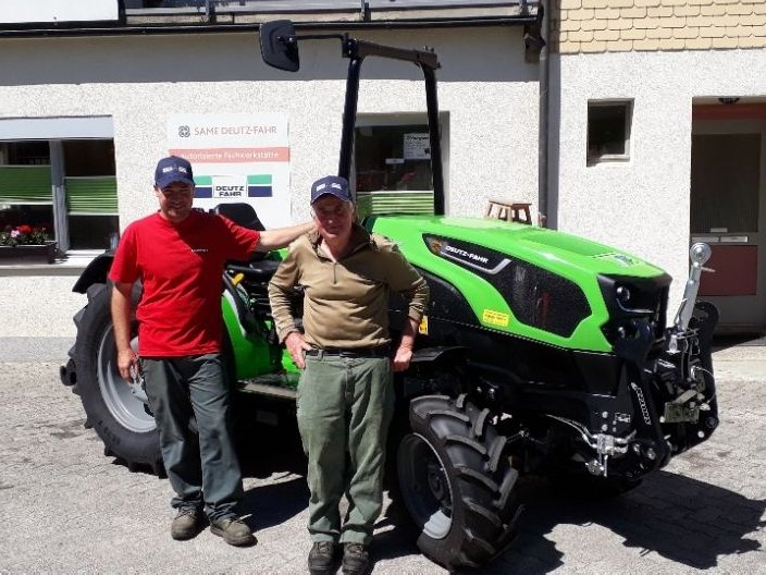 Deutz - Fahr Traktoren + Mähdrescher