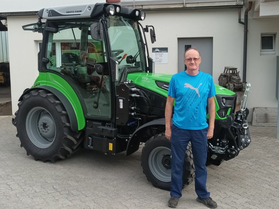 Deutz - Fahr Traktoren + Mähdrescher
