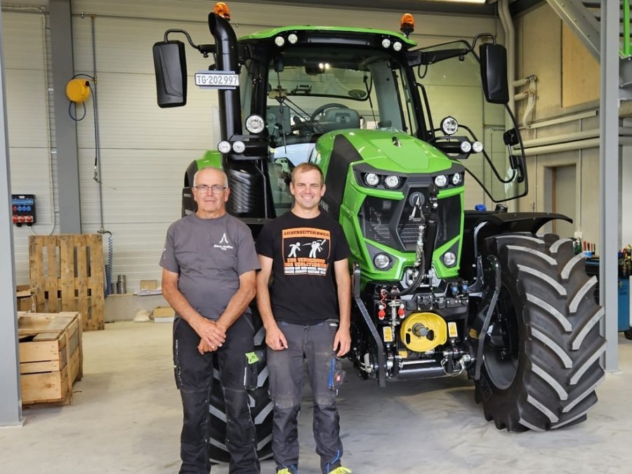 Deutz - Fahr Traktoren + Mähdrescher