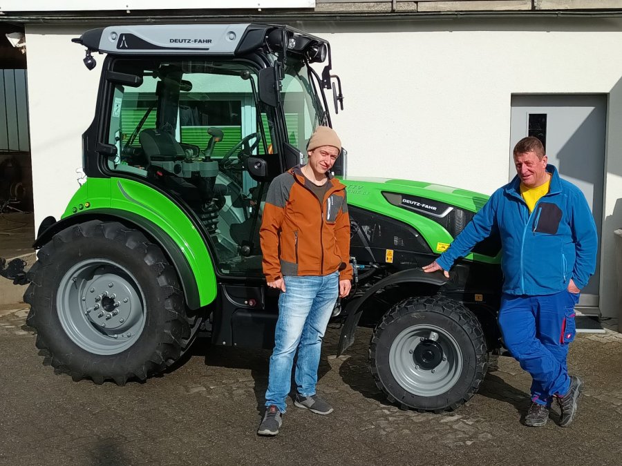 Deutz - Fahr Traktoren + Mähdrescher