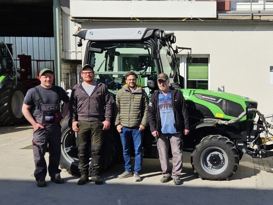 Deutz - Fahr Traktoren + Mähdrescher
