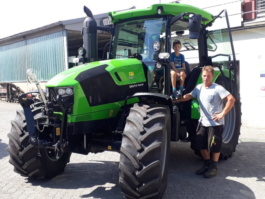 Deutz - Fahr Traktoren + Mähdrescher