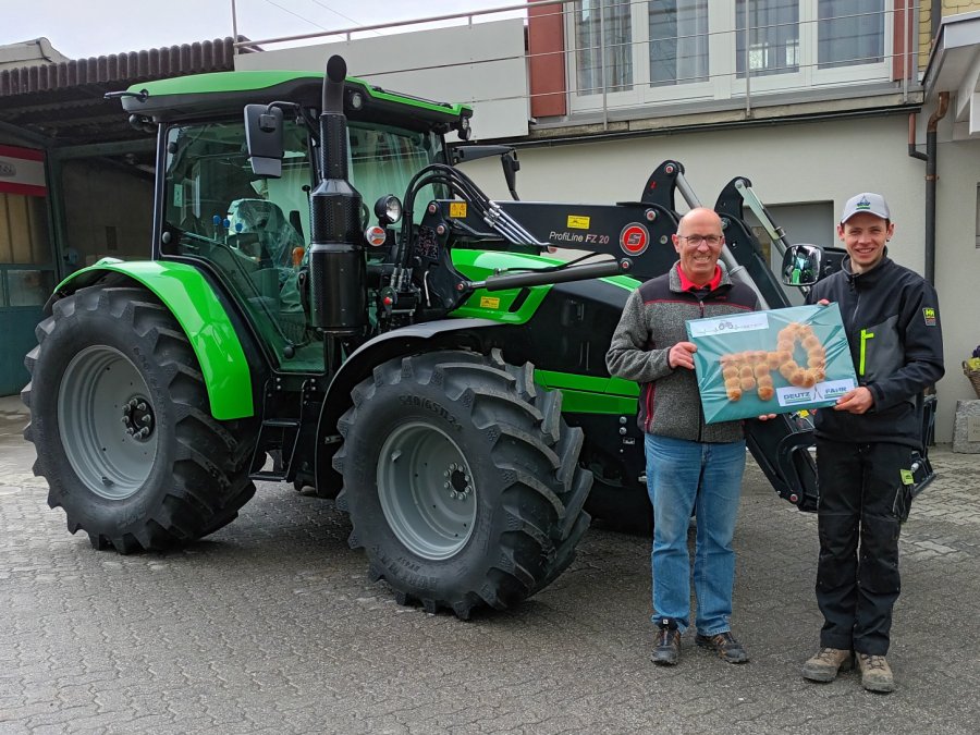 Deutz - Fahr Traktoren + Mähdrescher