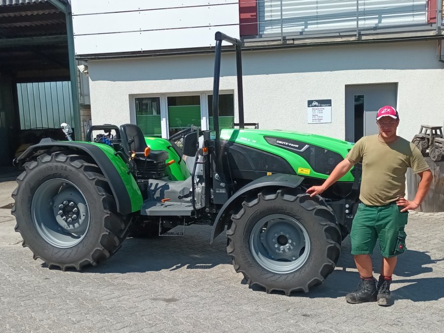 Deutz - Fahr Traktoren + Mähdrescher