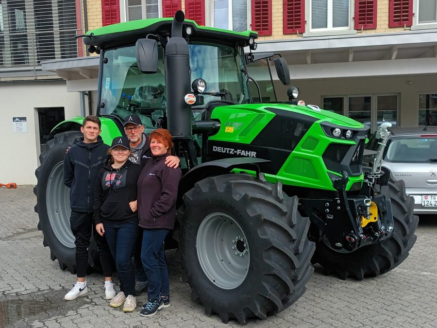 Deutz - Fahr Traktoren + Mähdrescher