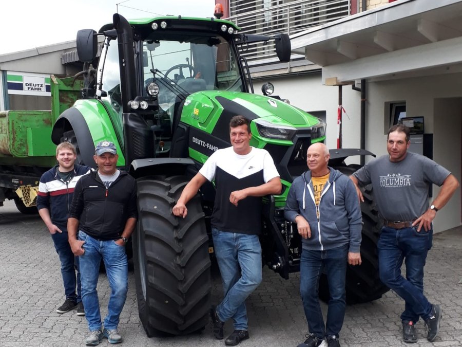 Deutz - Fahr Traktoren + Mähdrescher